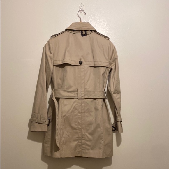 Banana Republic Classic Tan Trench Coat. Size XS Petite. New . MRSP $228 - Picture 2 of 8